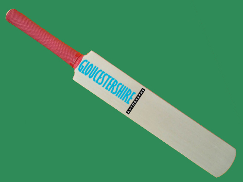 GLOUCESTERSHIRE AUTOGRAPH MINIATURE CRICKET BAT (18")